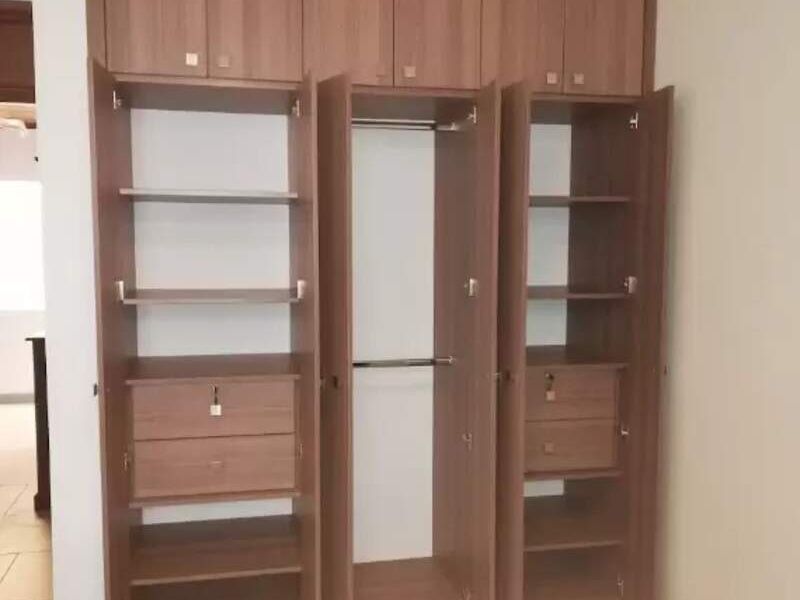 Closet acabado en madera San Salvador