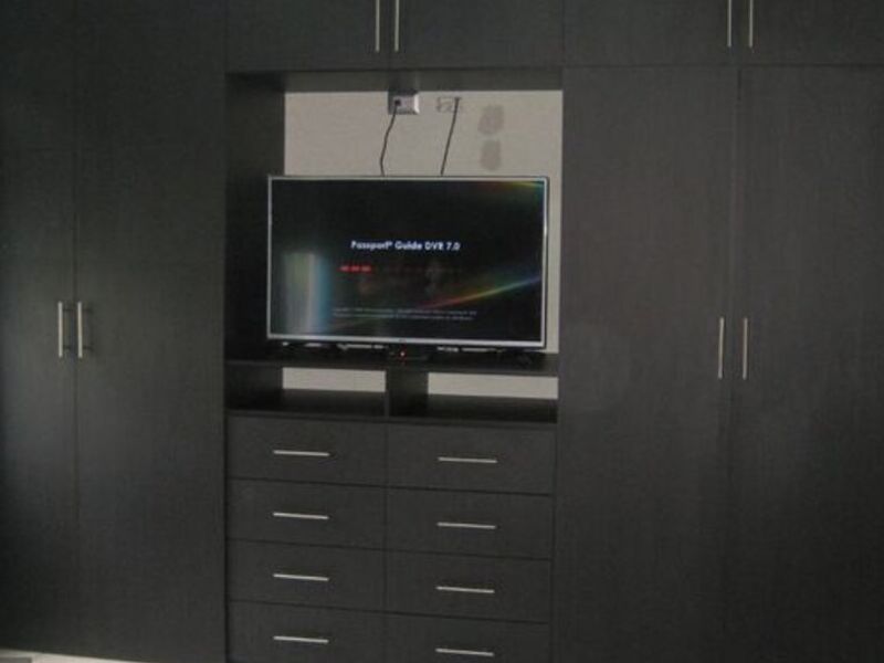 Mueble de TV Closet Artemadera El Salvador