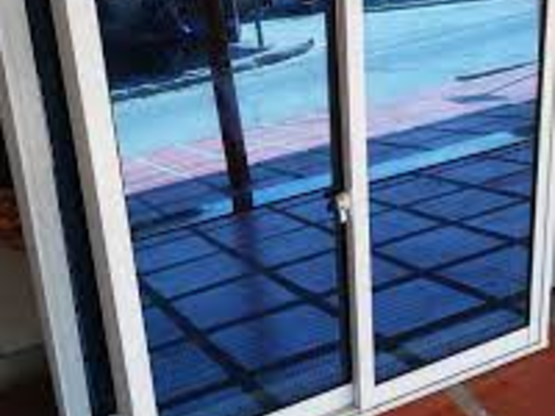 VENTA CON VIDRIO AZUL San Salvador