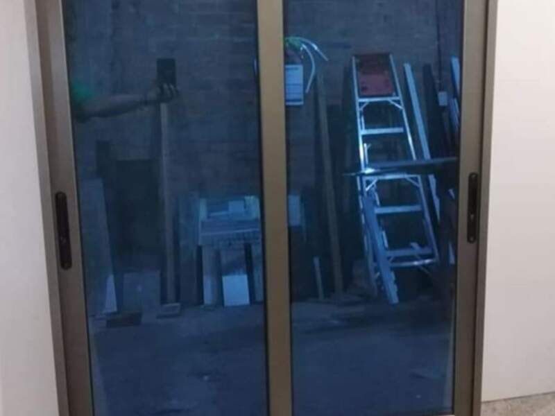 Ventana corrediza en Ilobasco