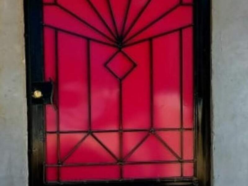 Puerta de aluminio en Citalá