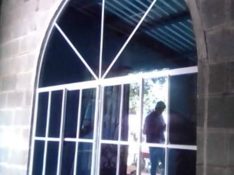 Ventana corrediza en Quezaltepeque