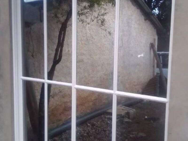 Ventanal corredizo en Quezatepeque