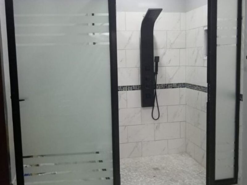 Puerta de baño personalizadas en San Miguel