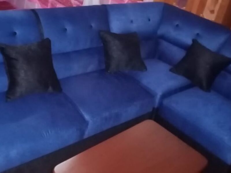 Juego de sala azul en Quezaltpeque
