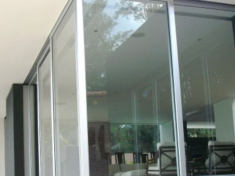 Fachada de cristal en San Salvador