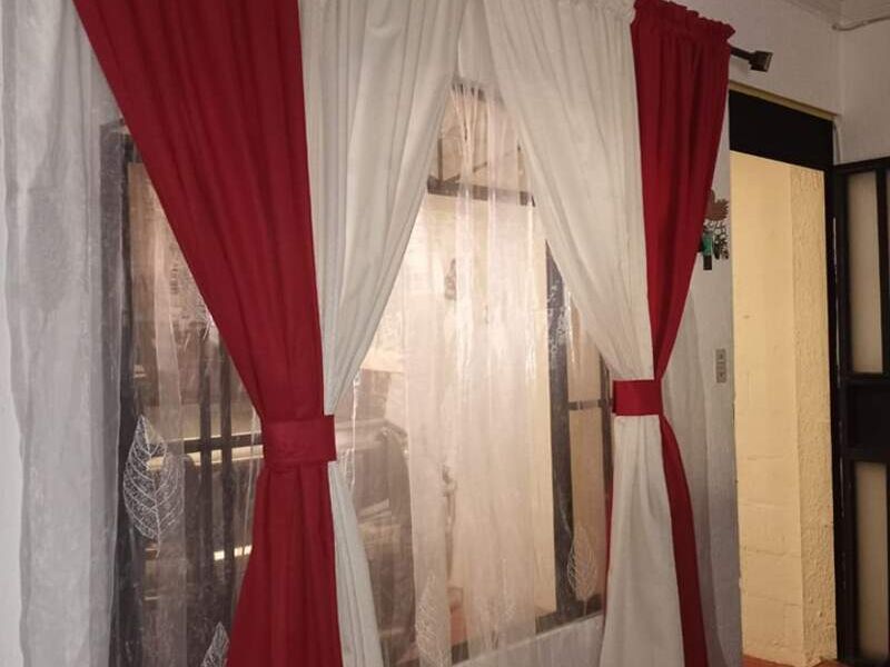 Cortinas Rojas Blancas Santa Ana