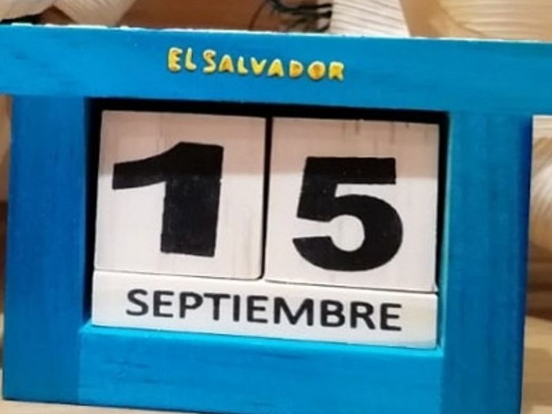Adorno calendario El Salvador