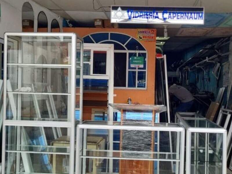 Estanterías de Vidrio en San Salvador