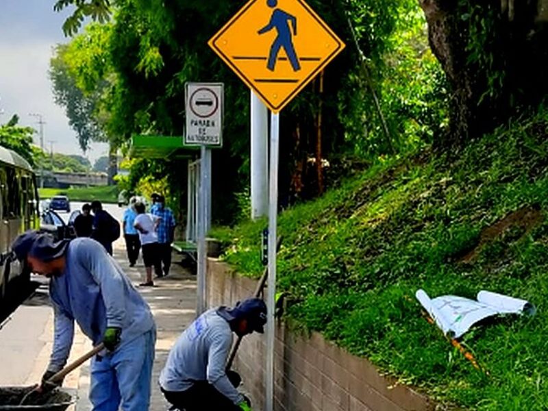 Señal vial 2 El Salvador