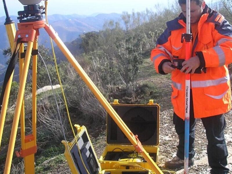 Medición terreno topográficamente El salvador