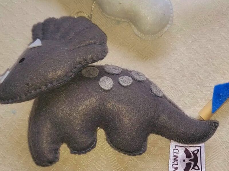 Adorno dinosaurio gris El Salvador